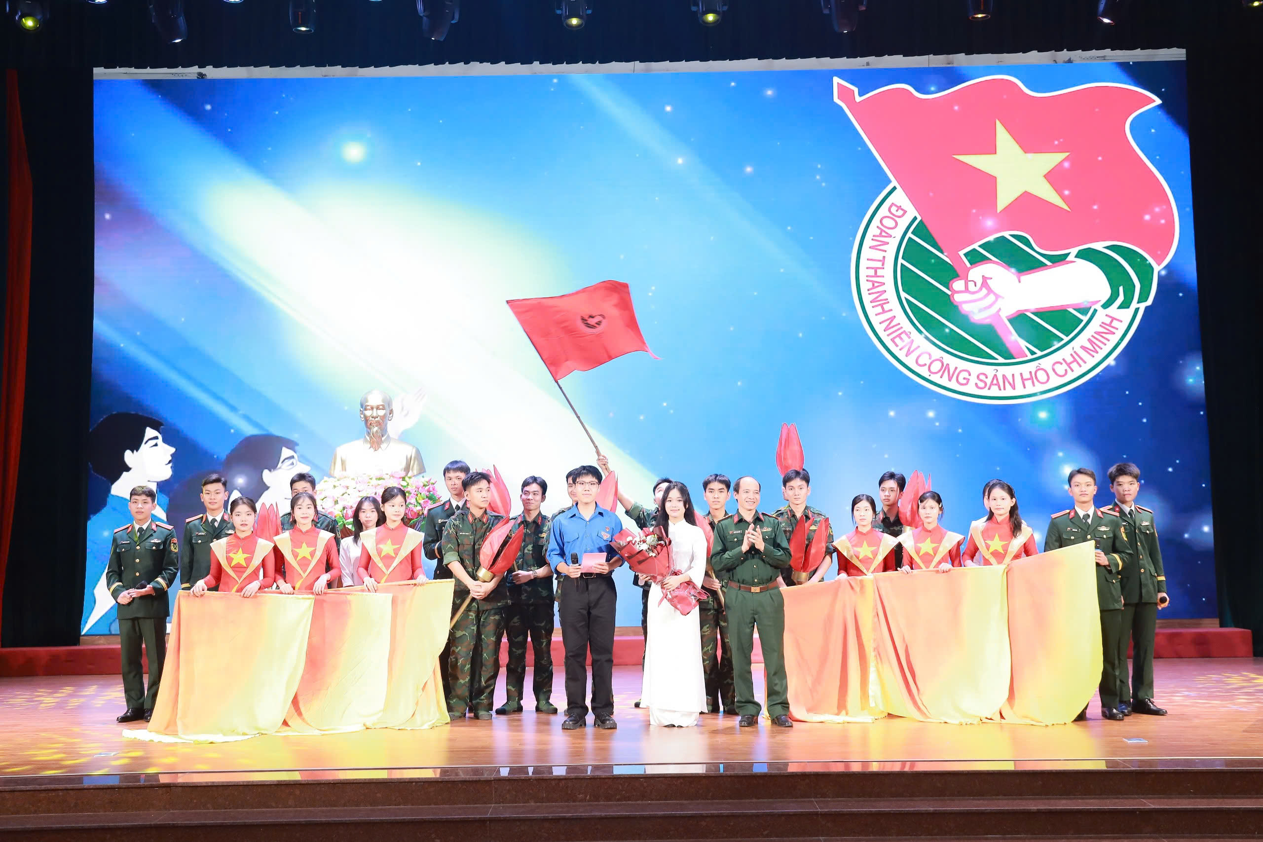 Một số hình ảnh các tiết mục văn nghệ đặc sắc tại hội nghị.